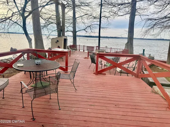 985 Lake Dr, Hornbeak, TN 38232