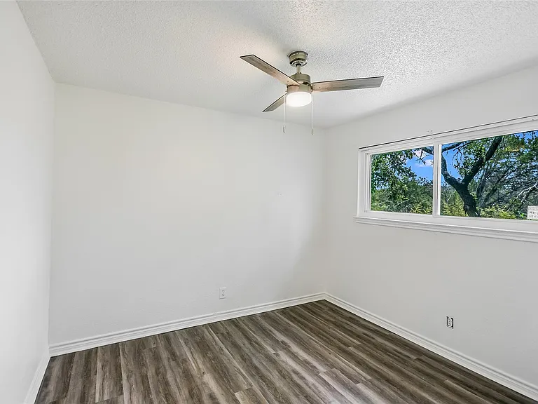 526 Cutty Trl #A — Photo 8