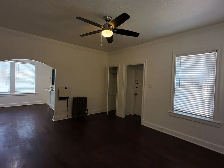 703 W French Pl — Photo 10