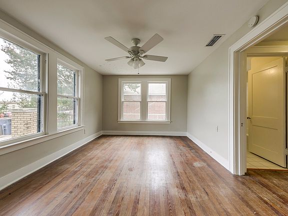 3rd image of 2442 Gladstone Dr