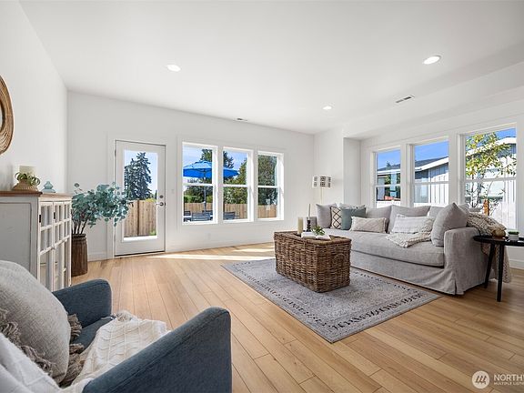 5th image of 2521 Dodd Street