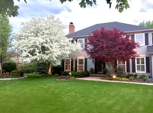 530 Riva Ct, Wheaton, IL 60189