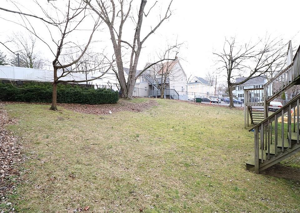 24 Adams Avenue