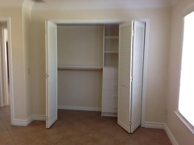 Walnut Ave — Photo 5