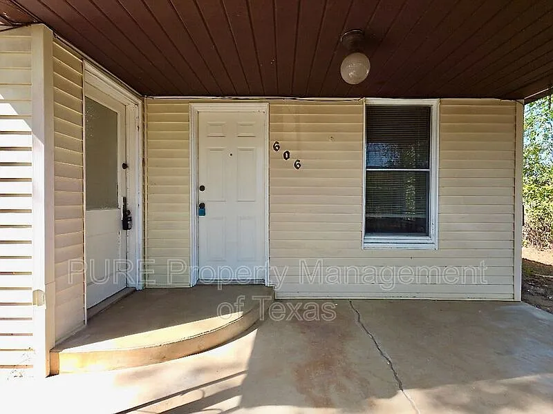 3 bed, 2.0 bath, 1473 sqft, $1,695 — Photo 2