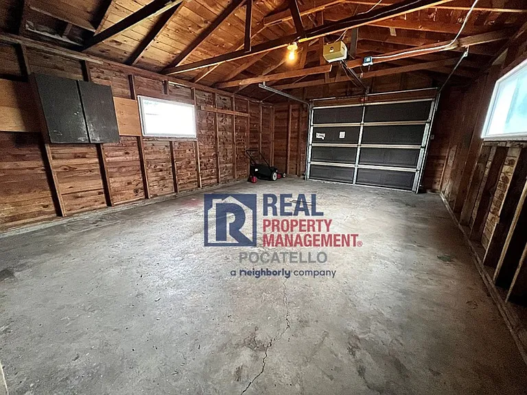 1154 W Eldredge Rd — Photo 28