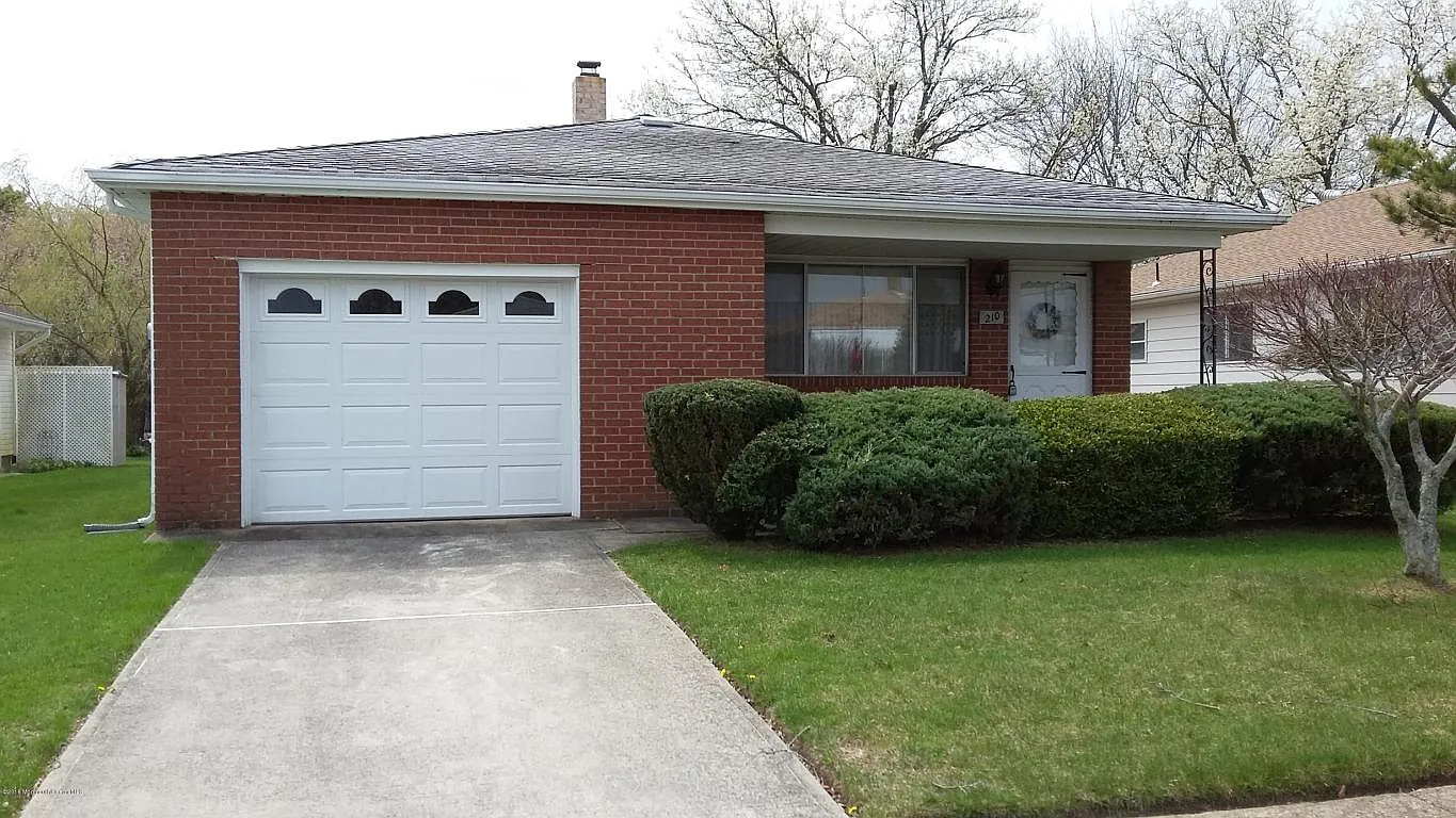 210 Port Royal Dr photo 1