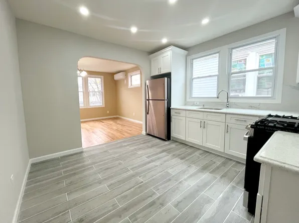 59-33 48th Avenue image 3 of 11