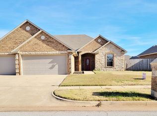 6104 Bent Wood Dr, Oklahoma City, OK 73169