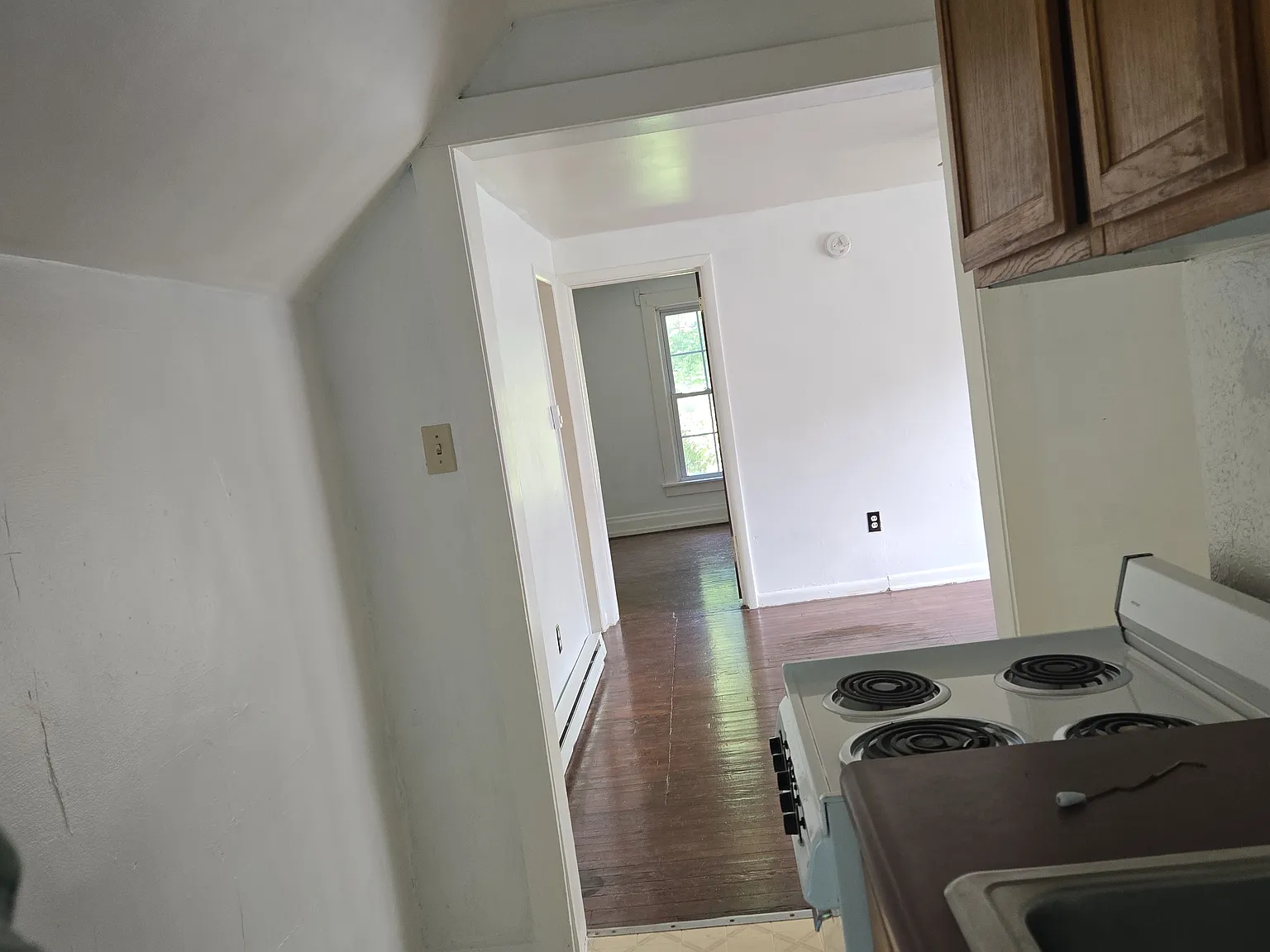 413 1/2 W Lapeer St — Photo 1