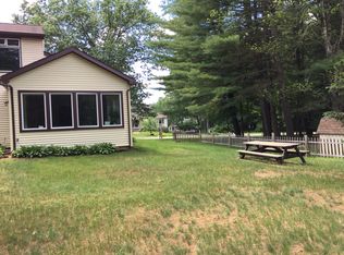 27 Cedarcrest Dr, Saratoga Springs, NY 12866