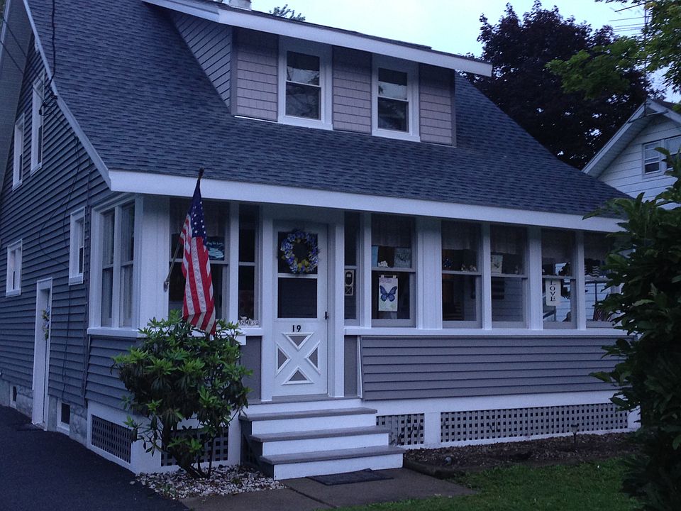 2nd image of 19 Henrietta Blvd