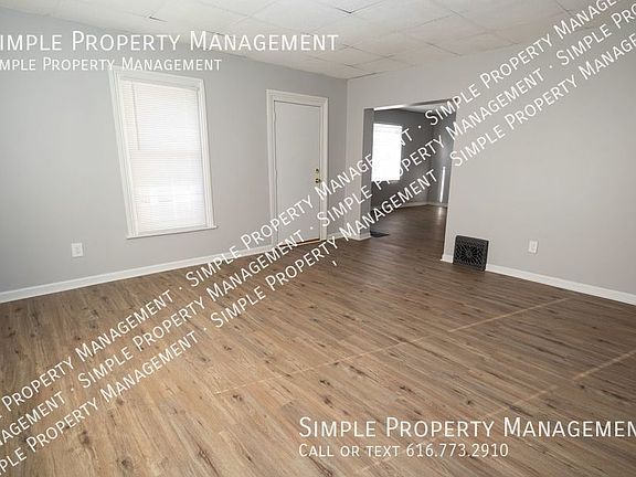 4th image of 430 S Hanover St #1