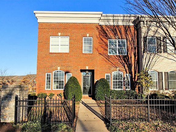 2nd image of 3252 Beaumont Centre Cir