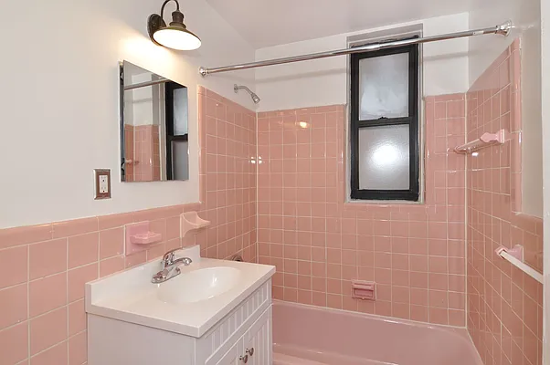 Sold by Re/Max In The City | media 1