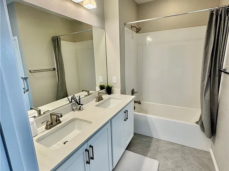 643 Solar Citrine St — Photo 24