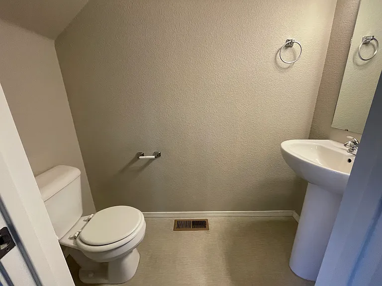 Gate House - 11026 Ustick Rd — Photo 16