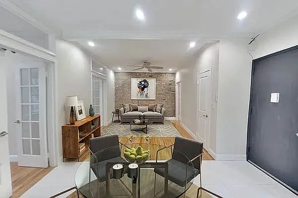 Rented by Oxford Property Group | media 11