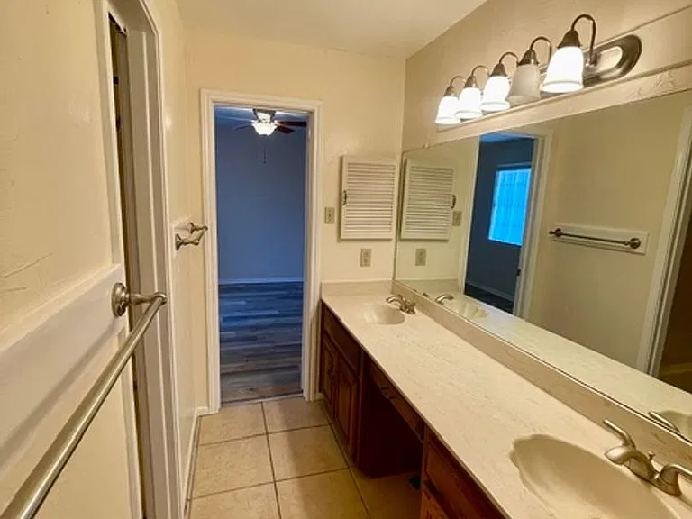 1915 S 10th St #110 — Photo 7