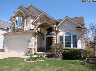 453 Augustus Dr, Highland Heights, OH 44143