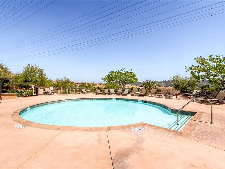 2540 Escala Cir — Photo 17