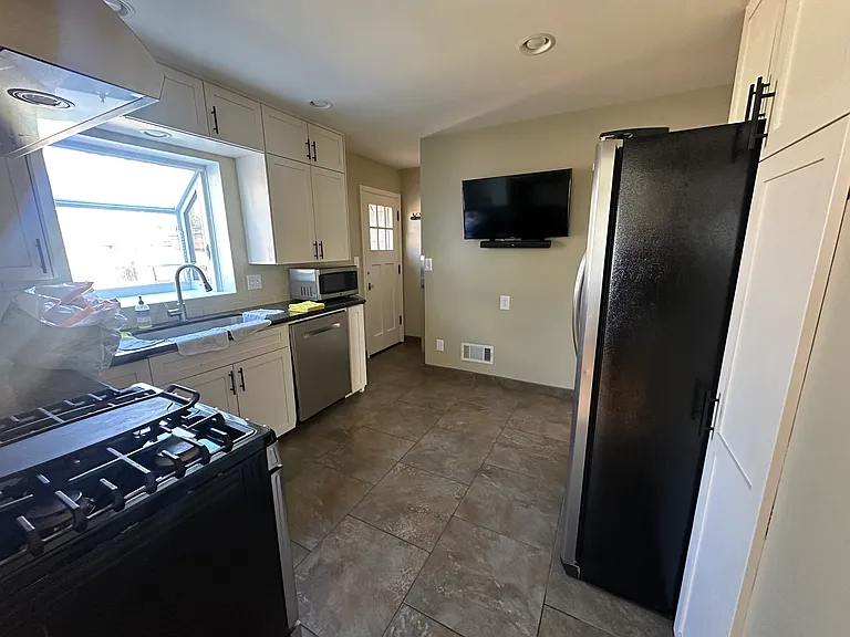 6128 Woolworth Ave — Photo 8