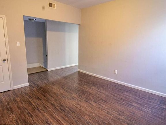 2nd image of 4223 Blaine Ave Floor 2