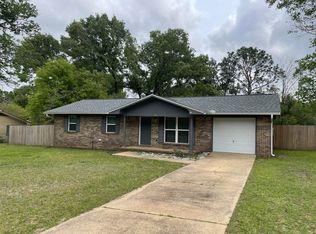 122 Hillwood Dr, Crestview, FL 32539
