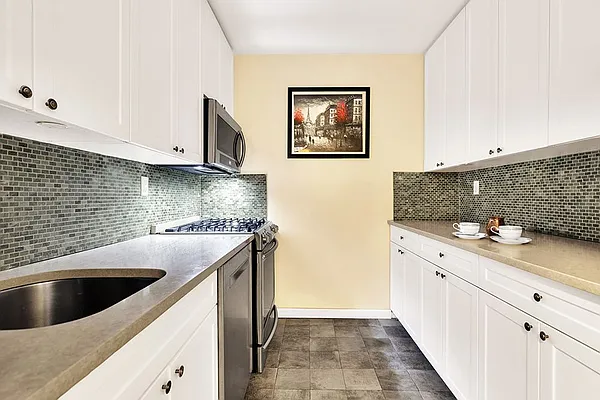Sold by Cooper & Cooper Real Estate | media 5