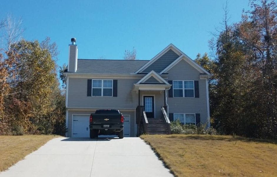 1st image of 140 Meadow Lake Dr