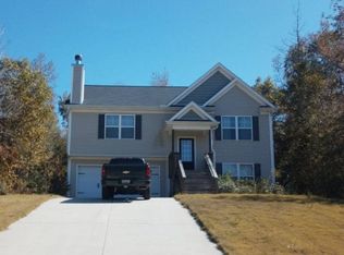 140 Meadow Lake Dr, Commerce, GA 30530