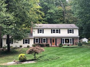 44 Wolf Hill Dr, Warren, NJ 07059
