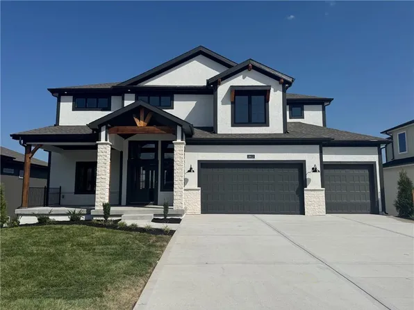 18613 Mohawk Ln, Overland Park, KS 66085