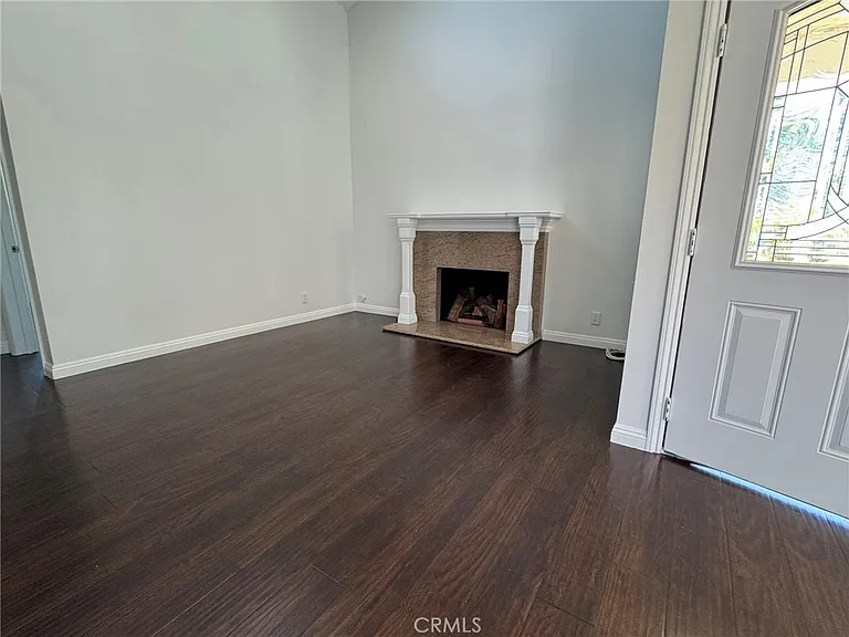 1041 W Acacia Ave — Photo 6