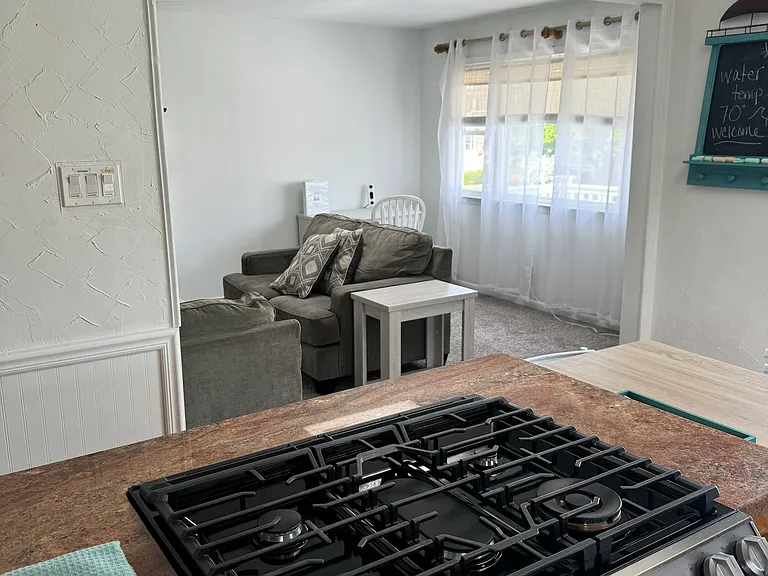 215 Simpson Ave — Photo 12