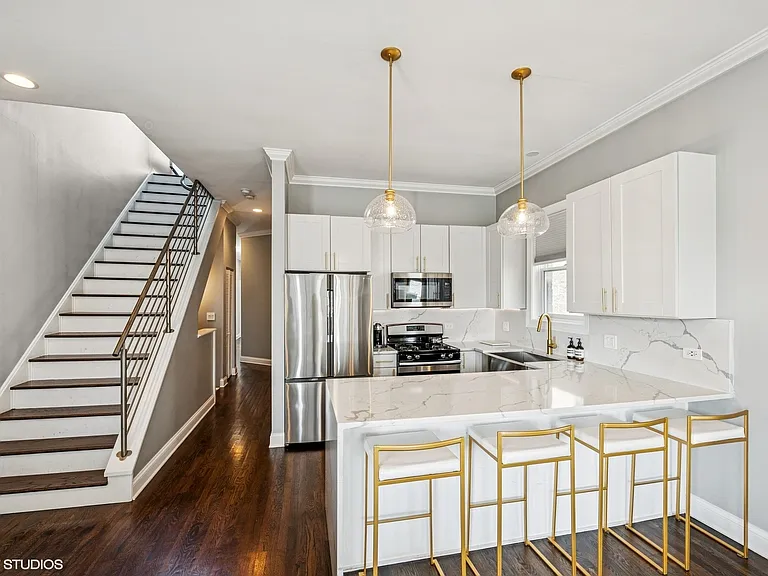 2440 W Cortez St #3 — Photo 9