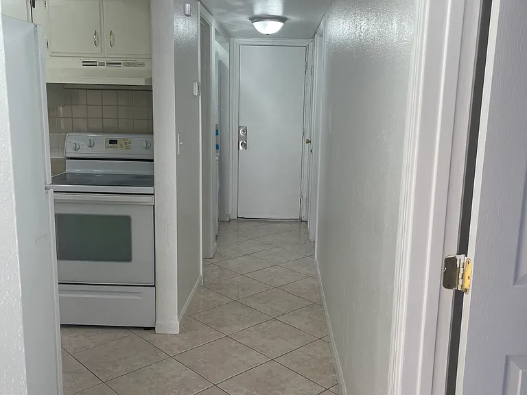 2000 Winwood St — Photo 3
