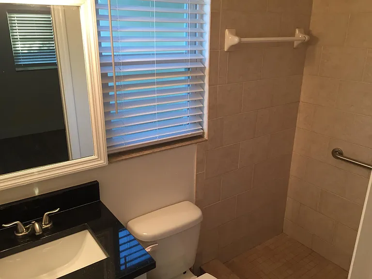 2511 W Violet St — Photo 5