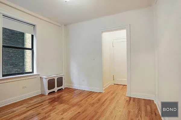 Rented by Bond New York | media 15