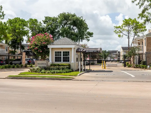 2750 Holly Hall St APT 104, Houston, TX 77054