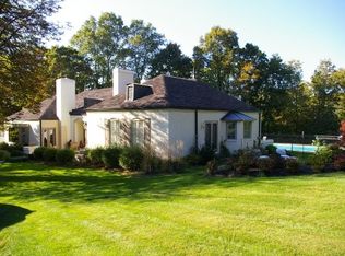 4 Thawmont Dr, Sewickley, PA 15143