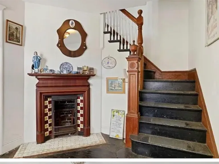 226 Castleton Ave — Photo 1