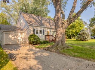 3002 Mary Ln, McHenry, IL 60051