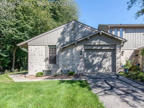 1821 Van Hill Ct, Rochester, MI 48309