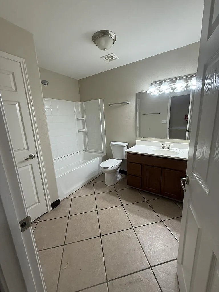 2 bed, 2.0 bath, 1070 sqft, $1,500 — Photo 4