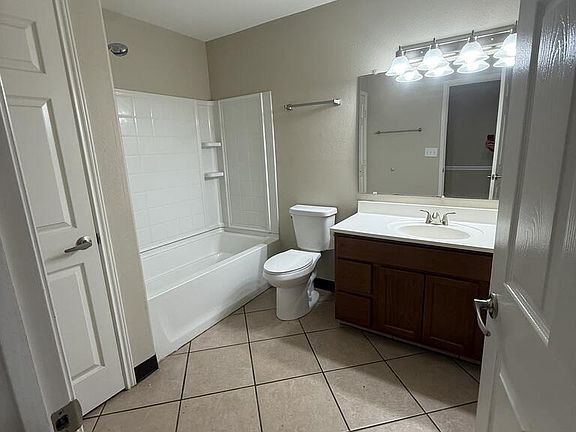 4th image of 212 S Kossuth St #B