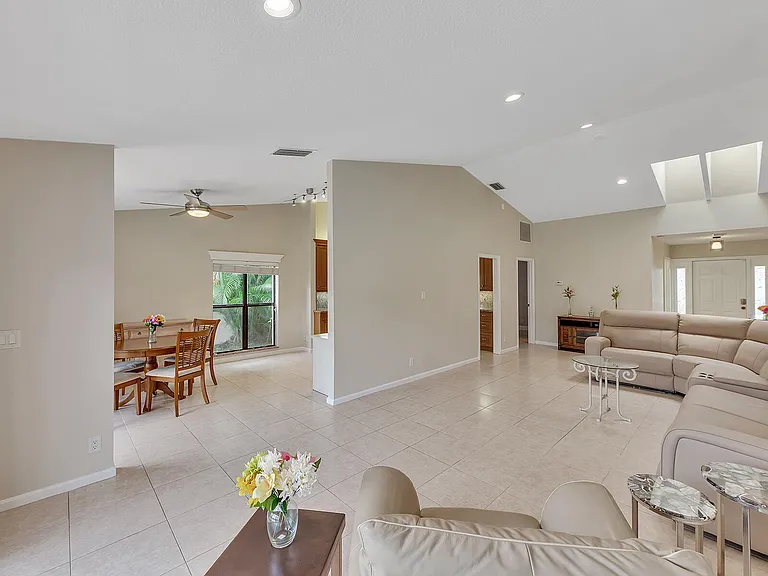 7747 Villa Nova Dr — Photo 19