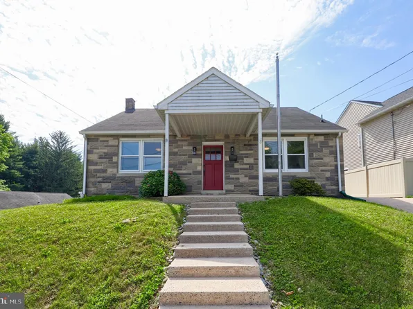 127 N 11th St, Akron, PA 17501