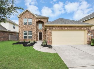 6527 Hunters Trace Ln, Baytown, TX 77521