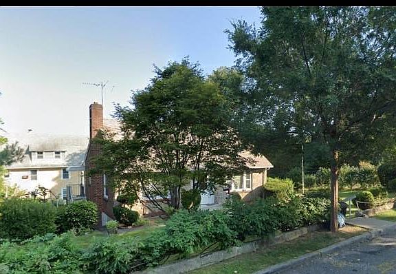 3rd image of 29 Starbuck St